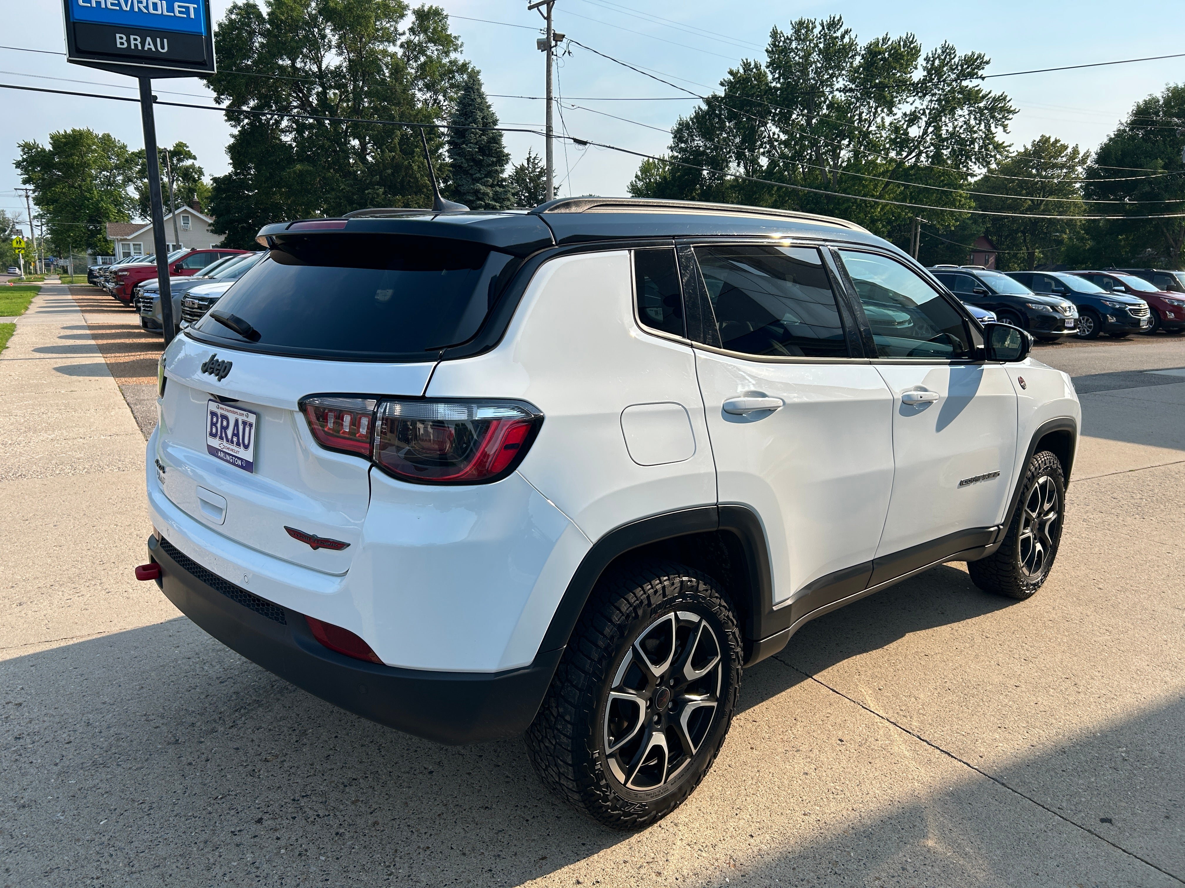 Used 2025 Jeep Compass Trailhawk AWD/4WD image 6