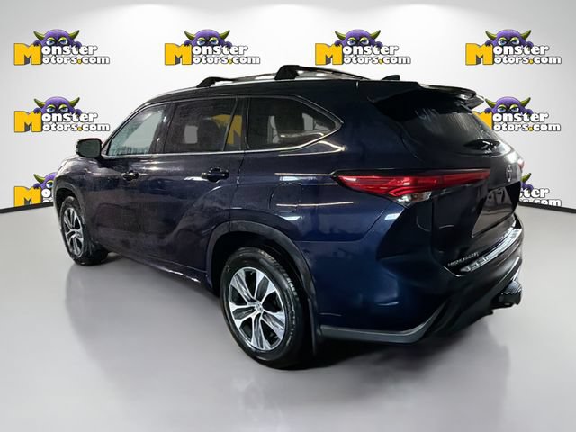 Used 2020 Toyota Highlander XLE AWD/4WD image 6