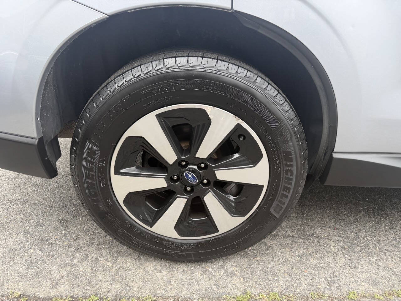 Used 2017 Subaru Forester 2.5i w/ Alloy Wheel Package AWD/4WD image 13
