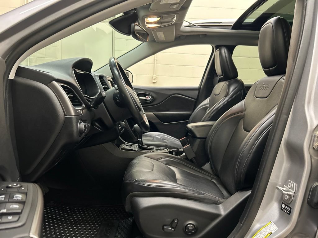 Used 2021 Jeep Cherokee Latitude Lux w/ Sun & Sound Group FWD image 7