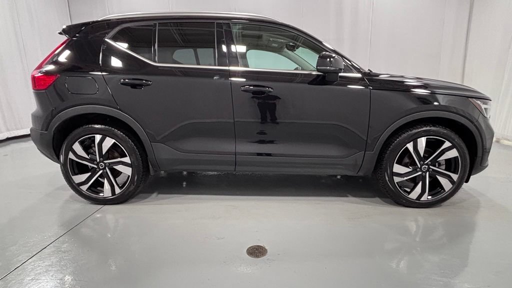 Certified 2023 Volvo XC40 B5 Ultimate w/ Protection Package Premier AWD/4WD image 5