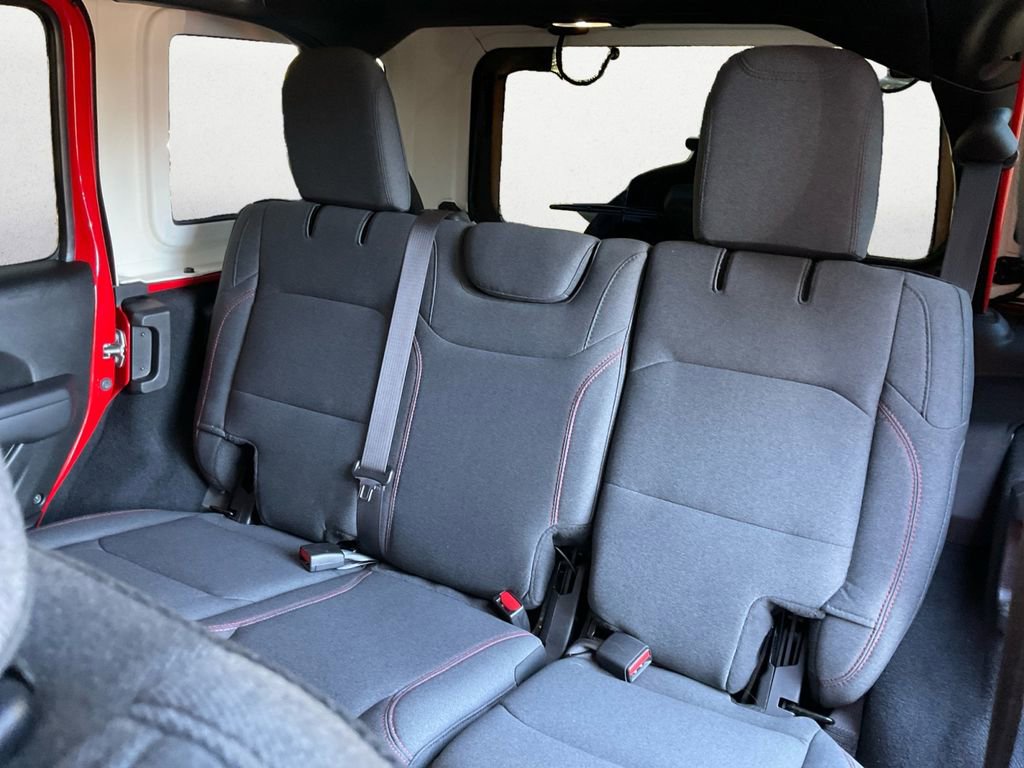 Used 2024 Jeep Wrangler Unlimited Rubicon w/ Technology Group image 9