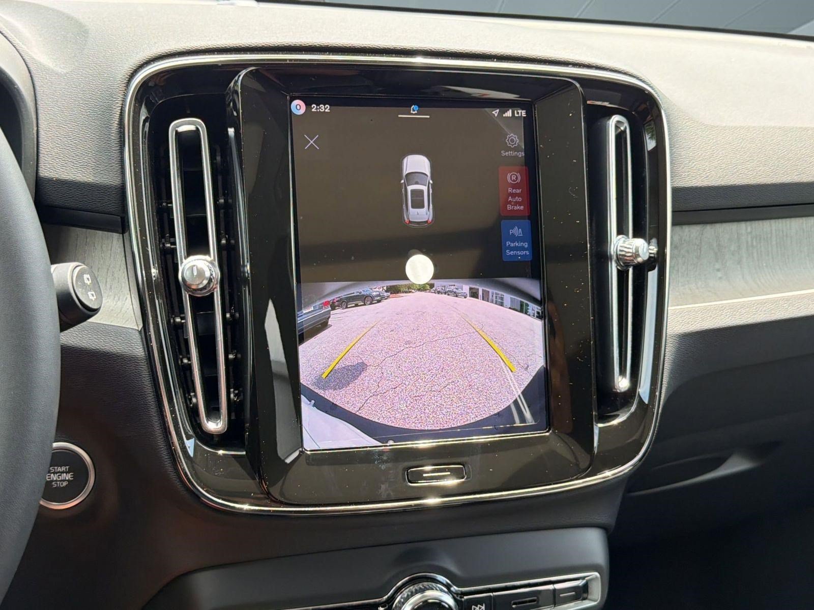 New 2026 Volvo XC40 B4 Core w/ Protection Package FWD image 23