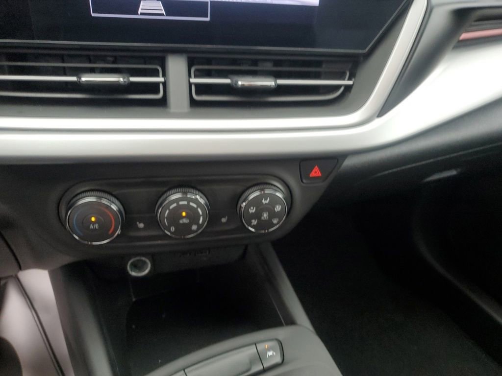 Used 2024 Chevrolet Trax RS image 21