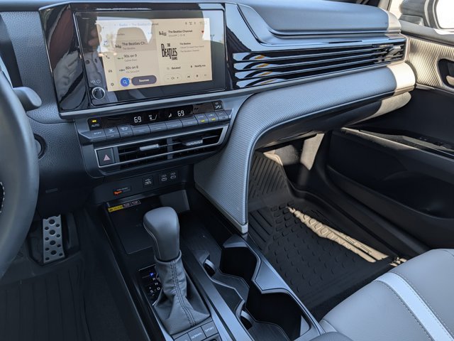 Used 2026 Toyota Camry SE FWD image 24