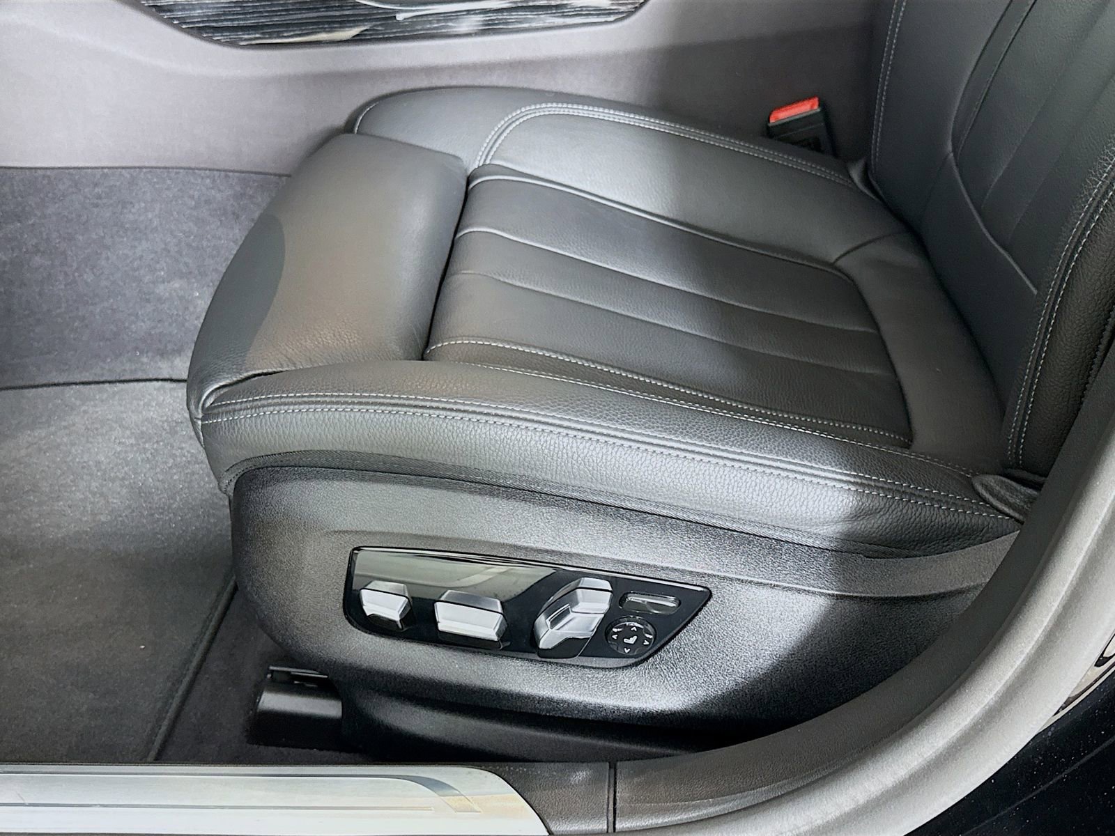 Certified 2022 BMW 740i RWD image 20