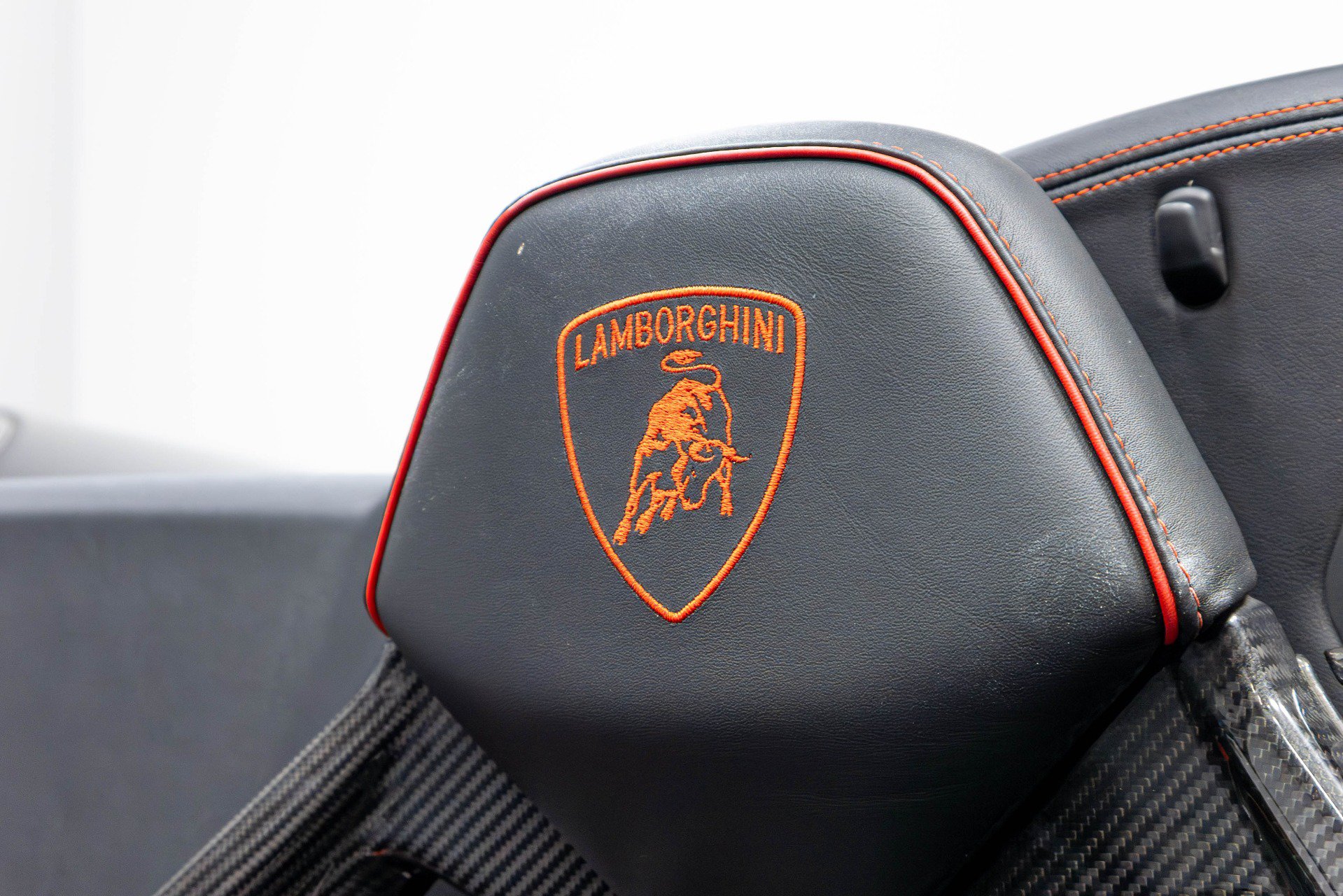 Used 2021 Lamborghini Huracan EVO RWD image 10