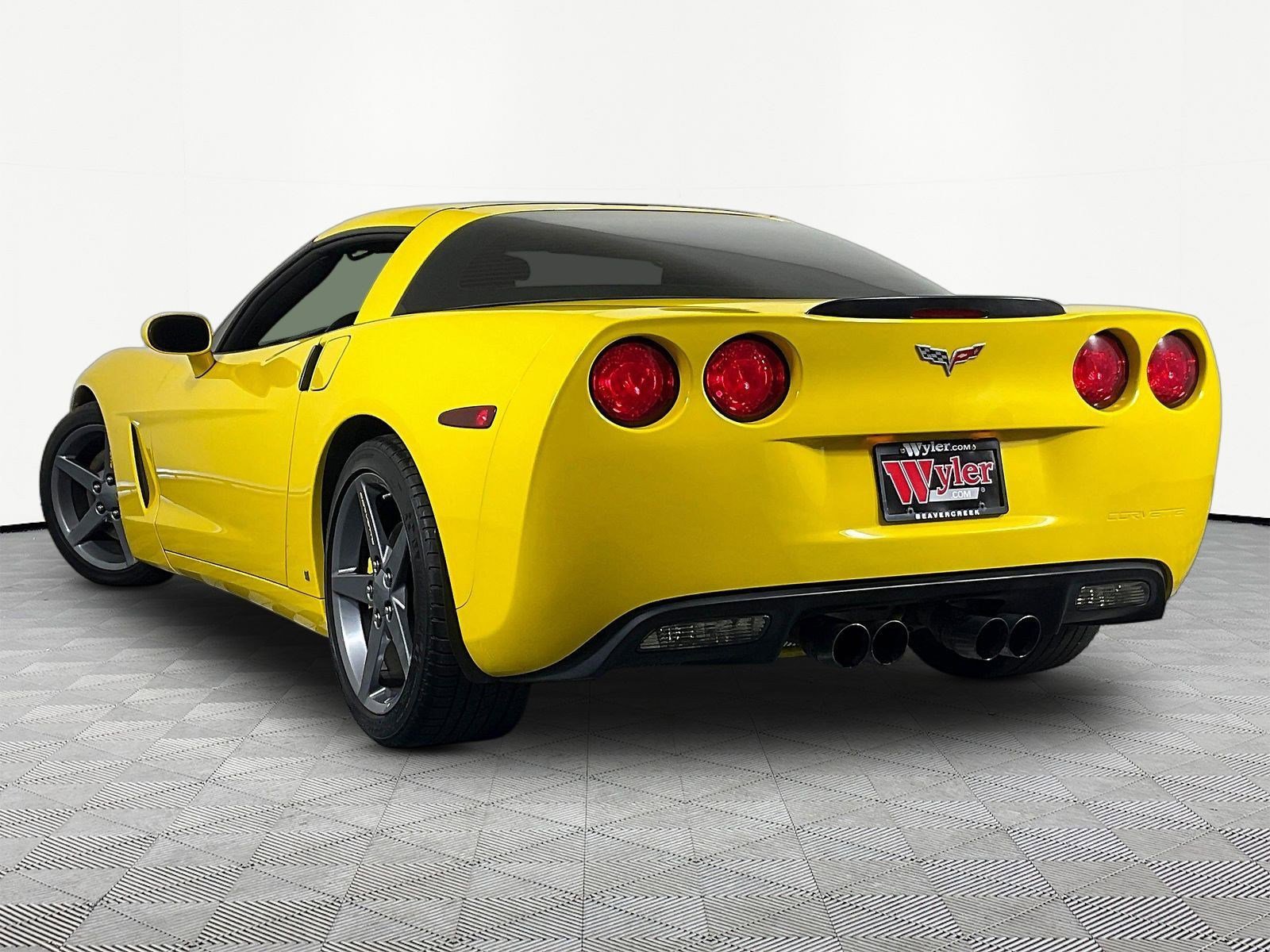 Used 2006 Chevrolet Corvette Coupe w/ Preferred Equipment Group RWD image 4