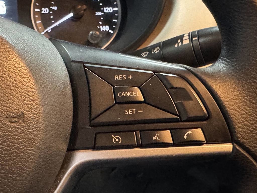 Used 2021 Nissan Versa SV image 31