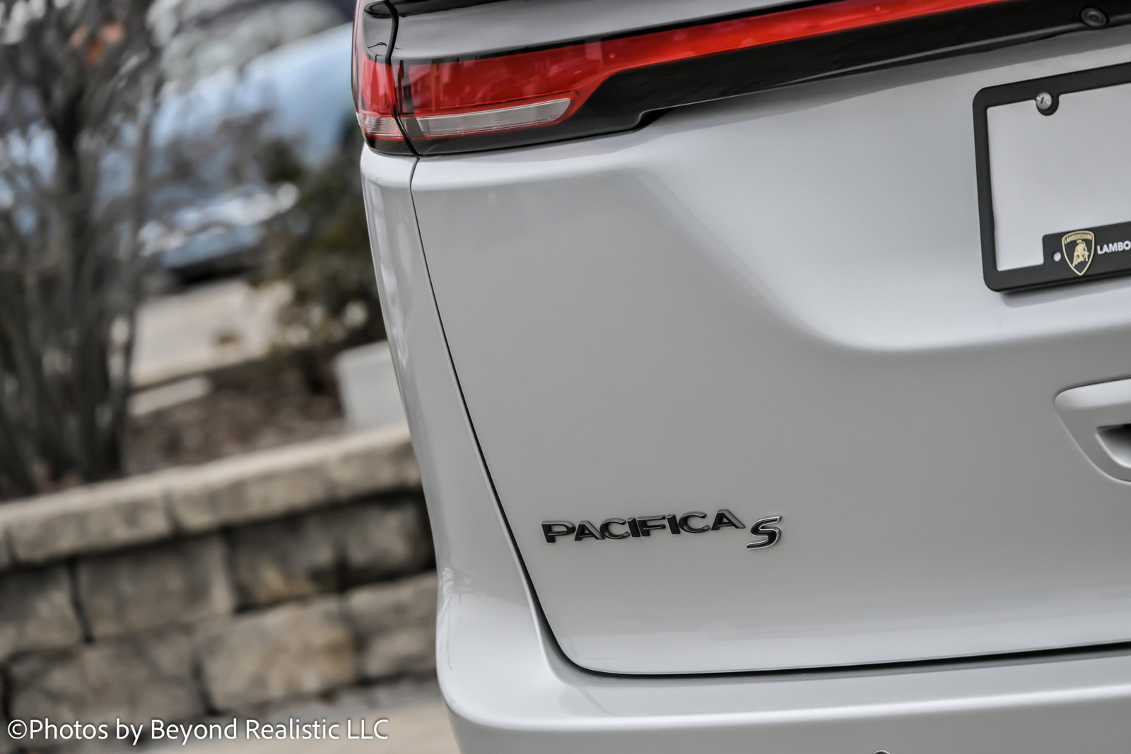 Used 2024 Chrysler Pacifica Limited w/ S Appearance Package image 16