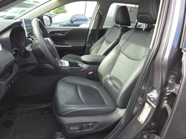 Used 2025 Toyota RAV4 XLE Premium w/ Weather Package AWD/4WD image 9
