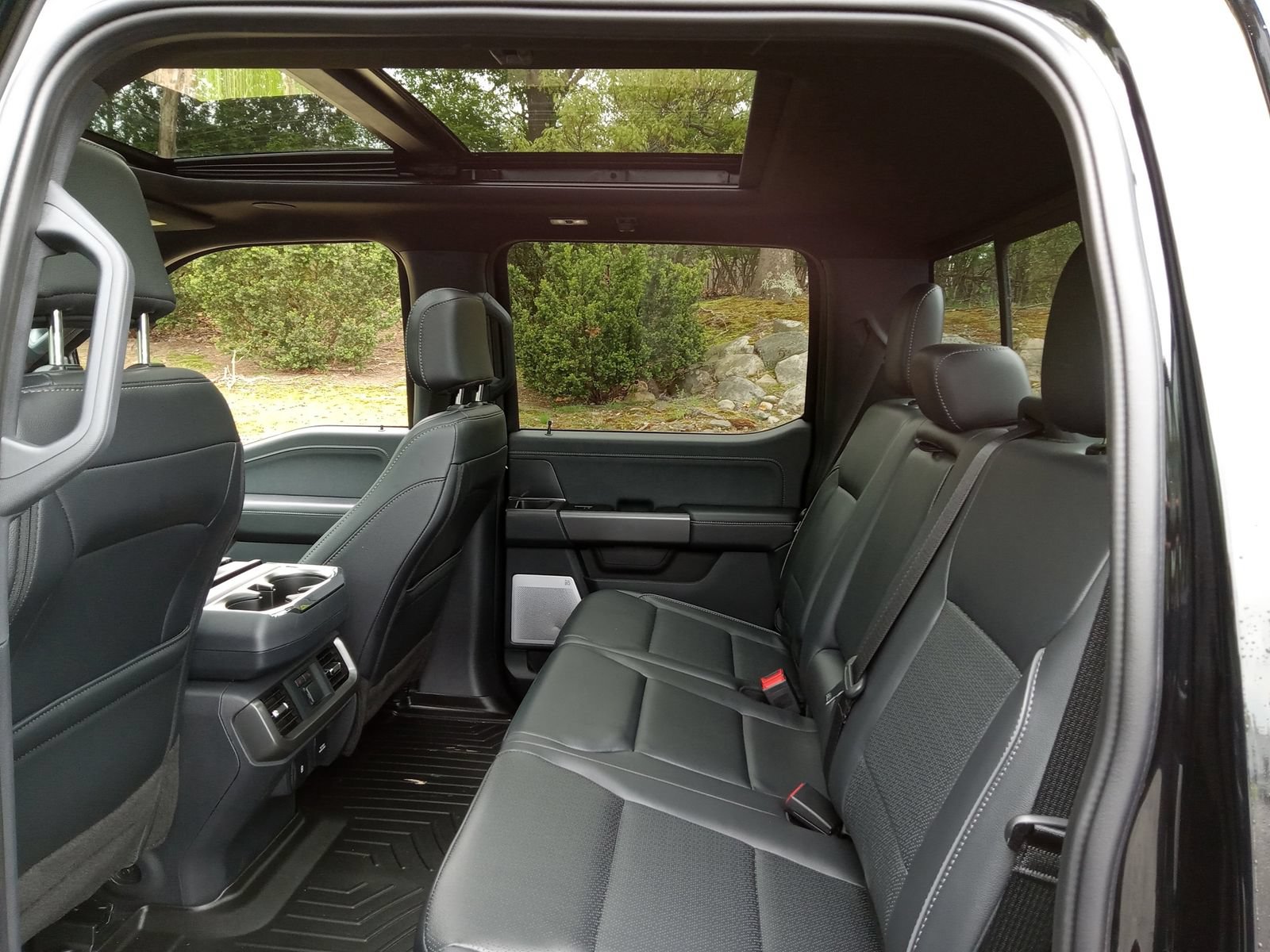 Used 2025 Ford F150 Lariat w/ Equipment Group 502A High AWD/4WD image 28
