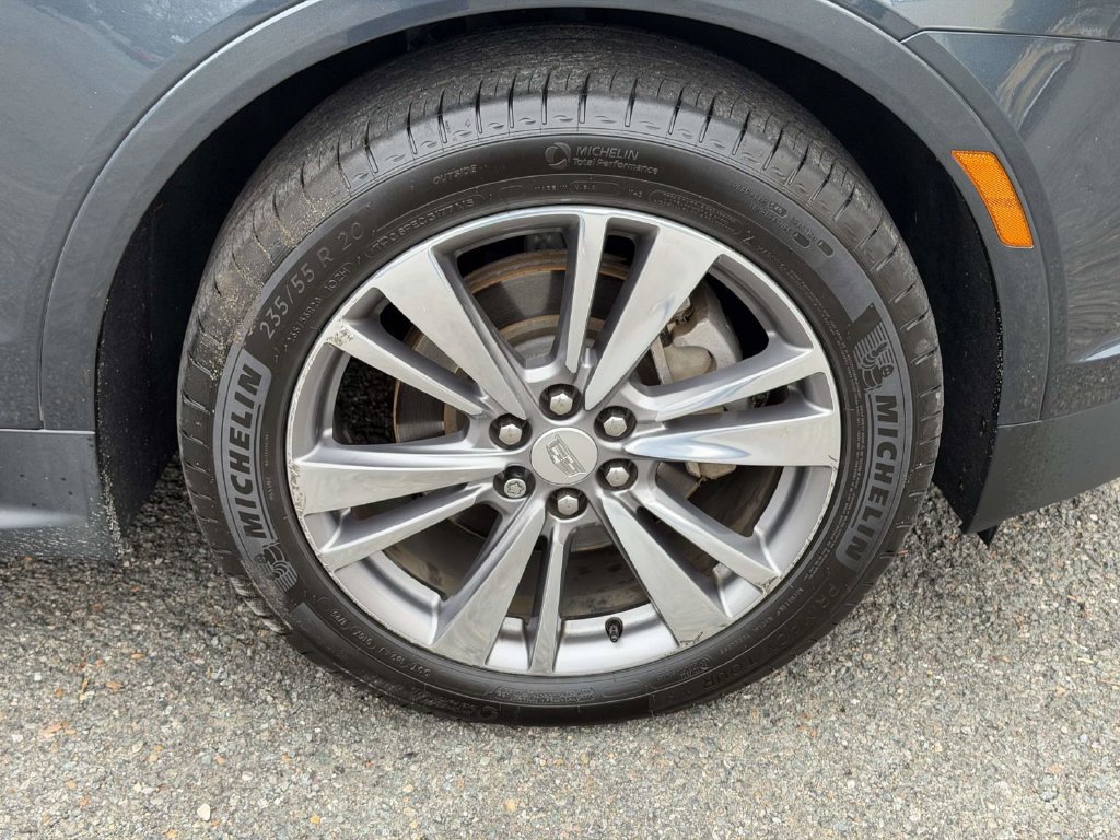 Used 2020 Cadillac XT5 Premium Luxury w/ LPO, Premium Carpet Package FWD image 7