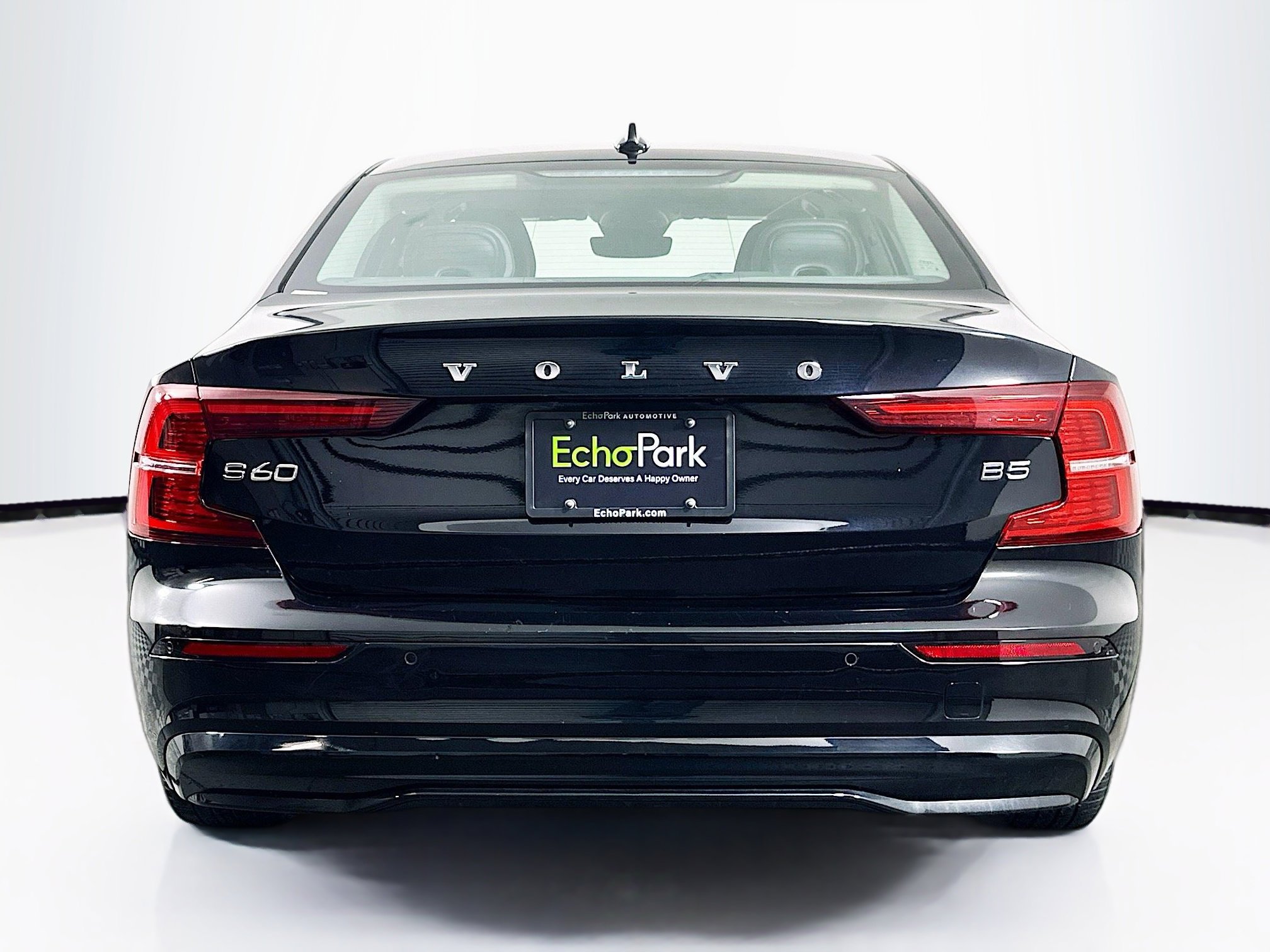 Used 2024 Volvo S60 B5 Core image 7