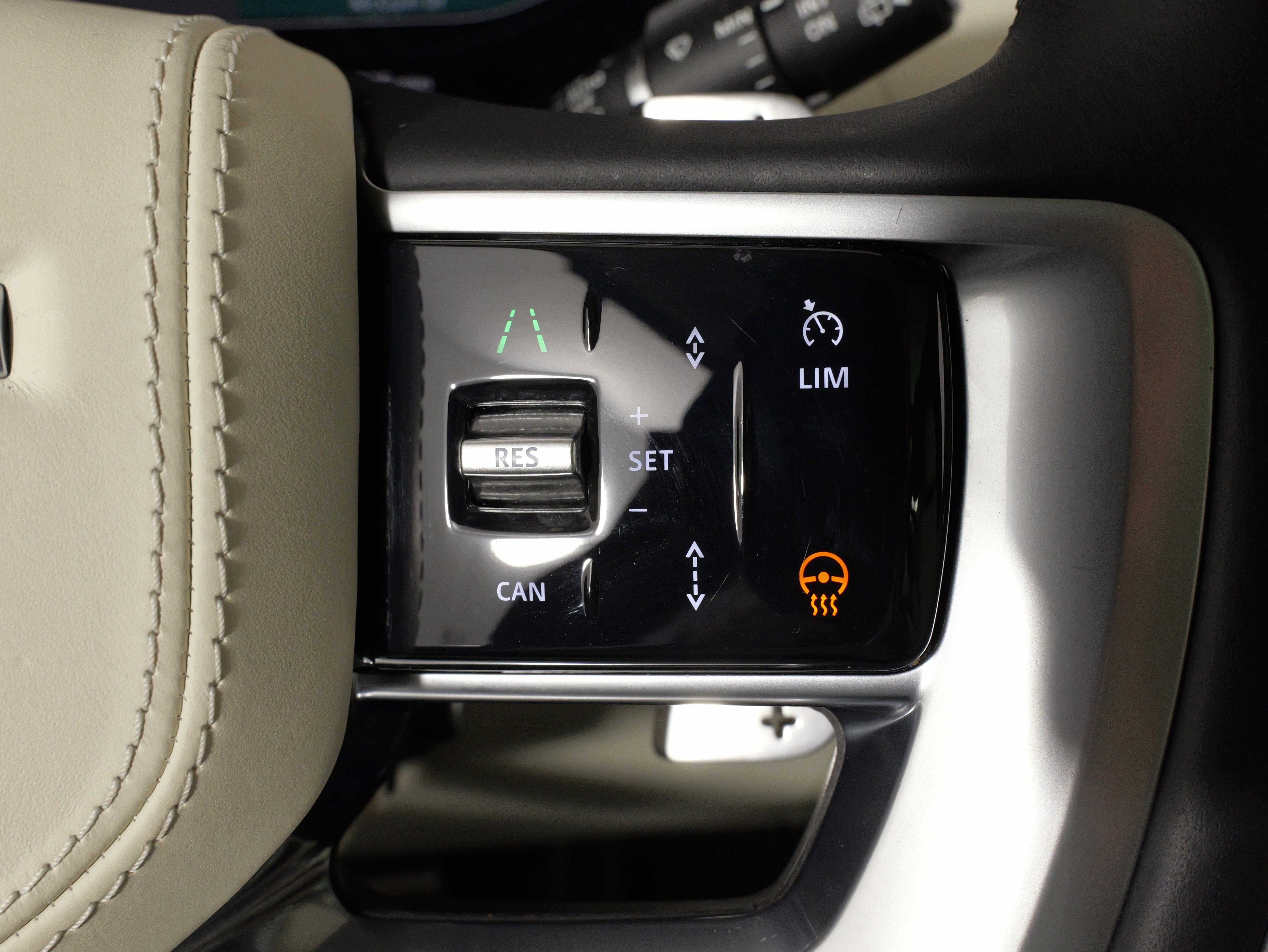 Used 2025 Land Rover Range Rover Long Wheelbase SE image 51