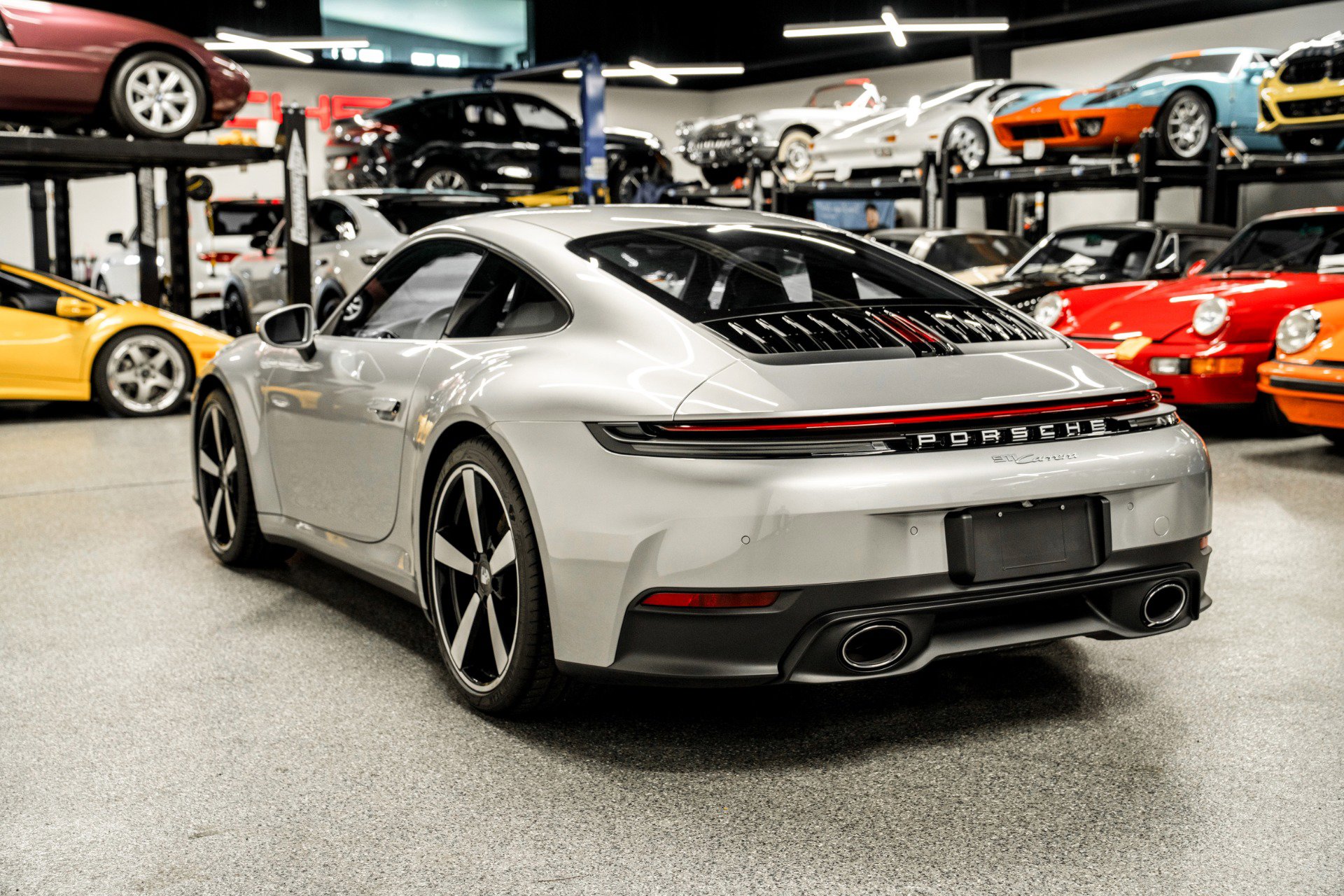 Used 2025 Porsche 911 Carrera image 6