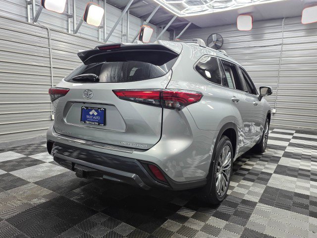 Used 2021 Toyota Highlander Limited AWD/4WD image 4