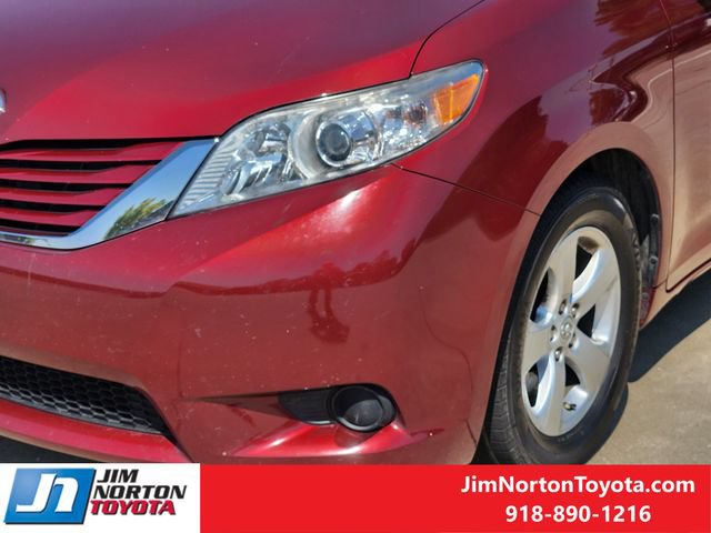Used 2017 Toyota Sienna LE FWD image 11