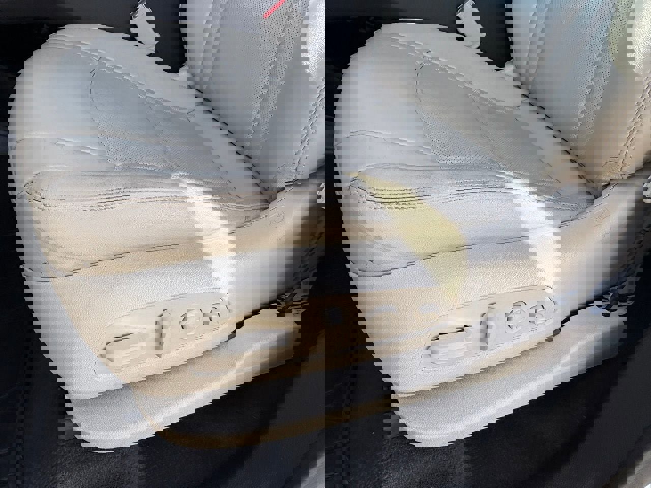 Used 2020 Buick Enclave Premium w/ Sun and Sites Package image 36