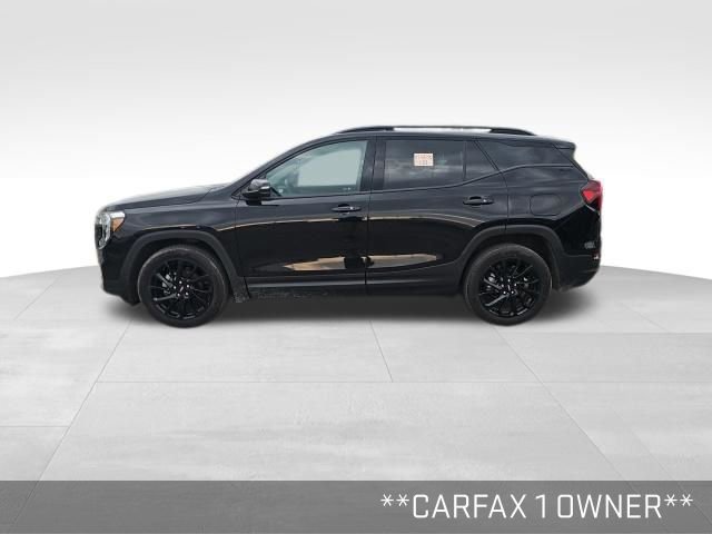 Used 2024 GMC Terrain SLT w/ Elevation Edition image 2