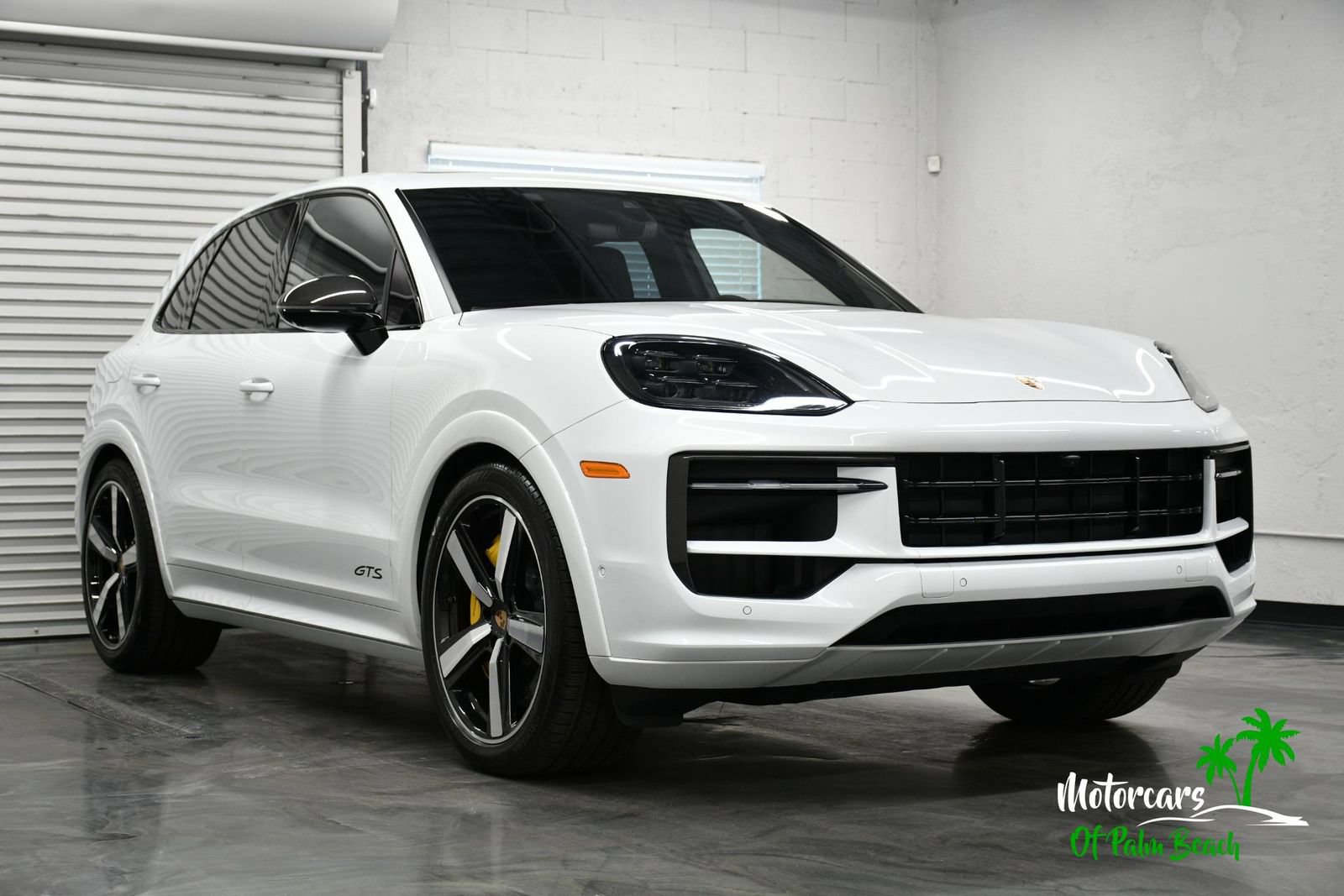 Used 2025 Porsche Cayenne GTS AWD/4WD image 26