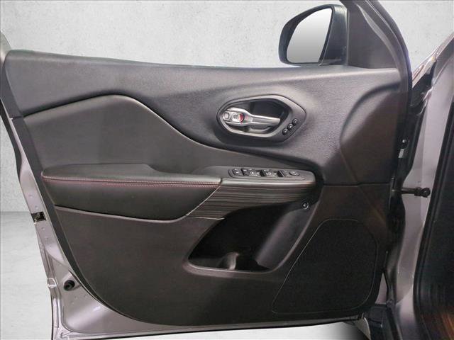 Used 2015 Jeep Cherokee Trailhawk w/ Comfort/Convenience Group image 10