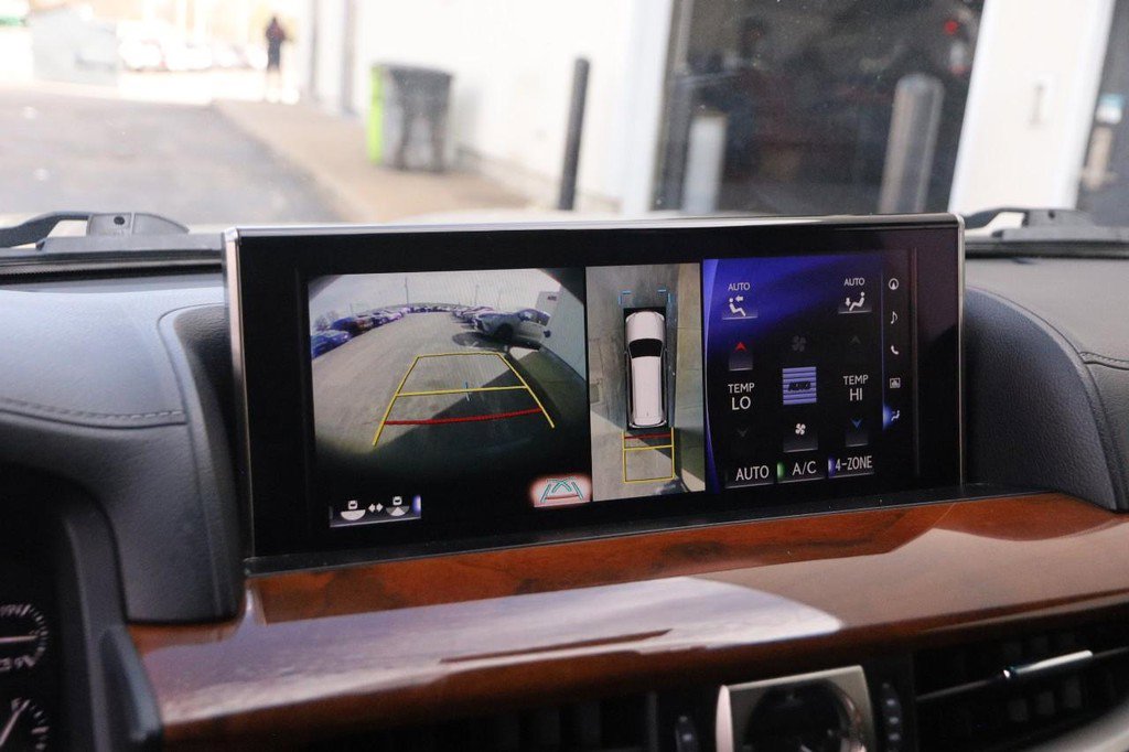 Used 2019 Lexus LX 570 4WD w/ Luxury Package image 22