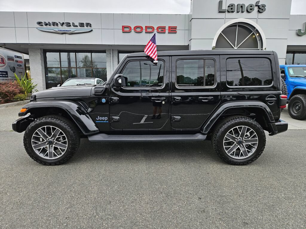 Used 2024 Jeep Wrangler High Altitude AWD/4WD image 2