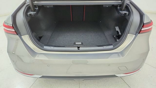 Used 2025 BMW i5 xDrive40 image 14