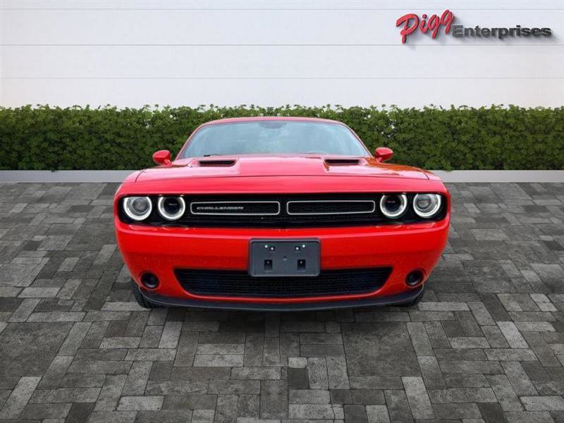 Used 2022 Dodge Challenger SXT RWD image 5