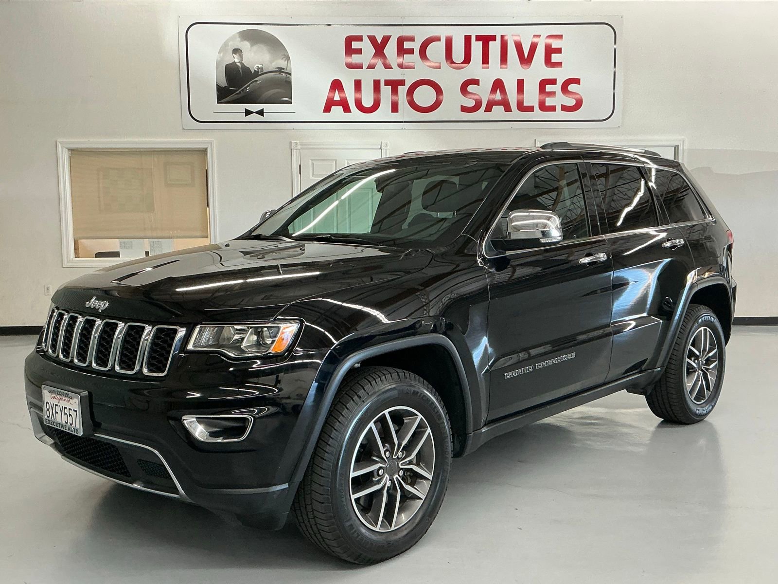 Used 2019 Jeep Grand Cherokee Limited image 1