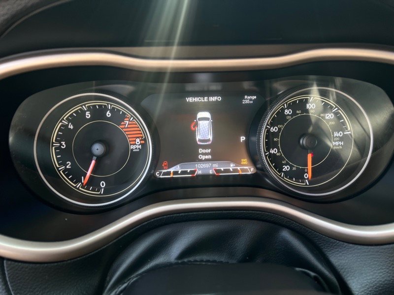 Used 2018 Jeep Cherokee Limited image 31