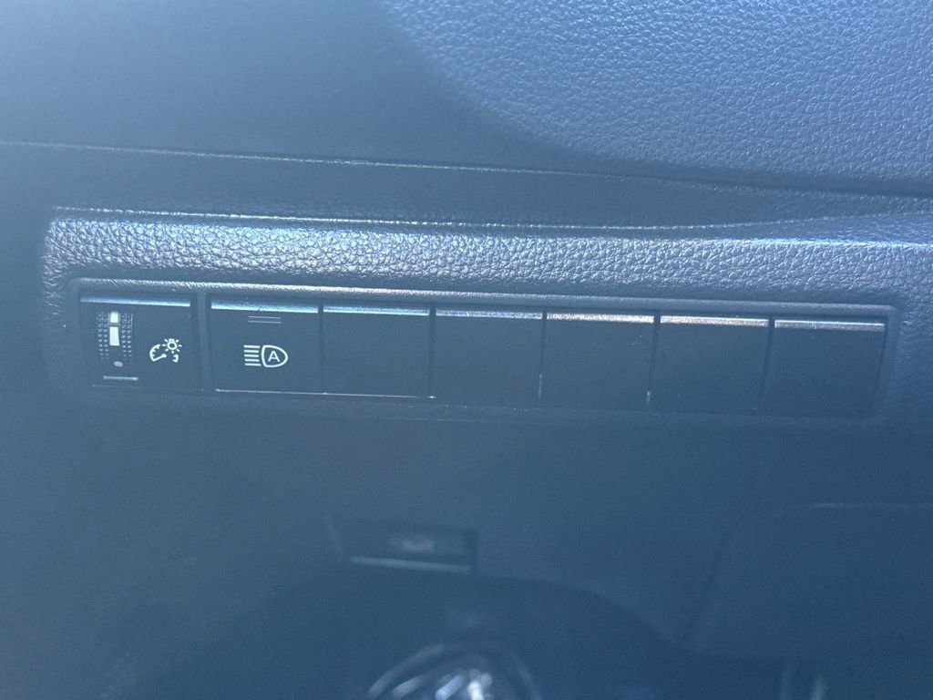 Used 2023 Toyota Corolla SE image 30