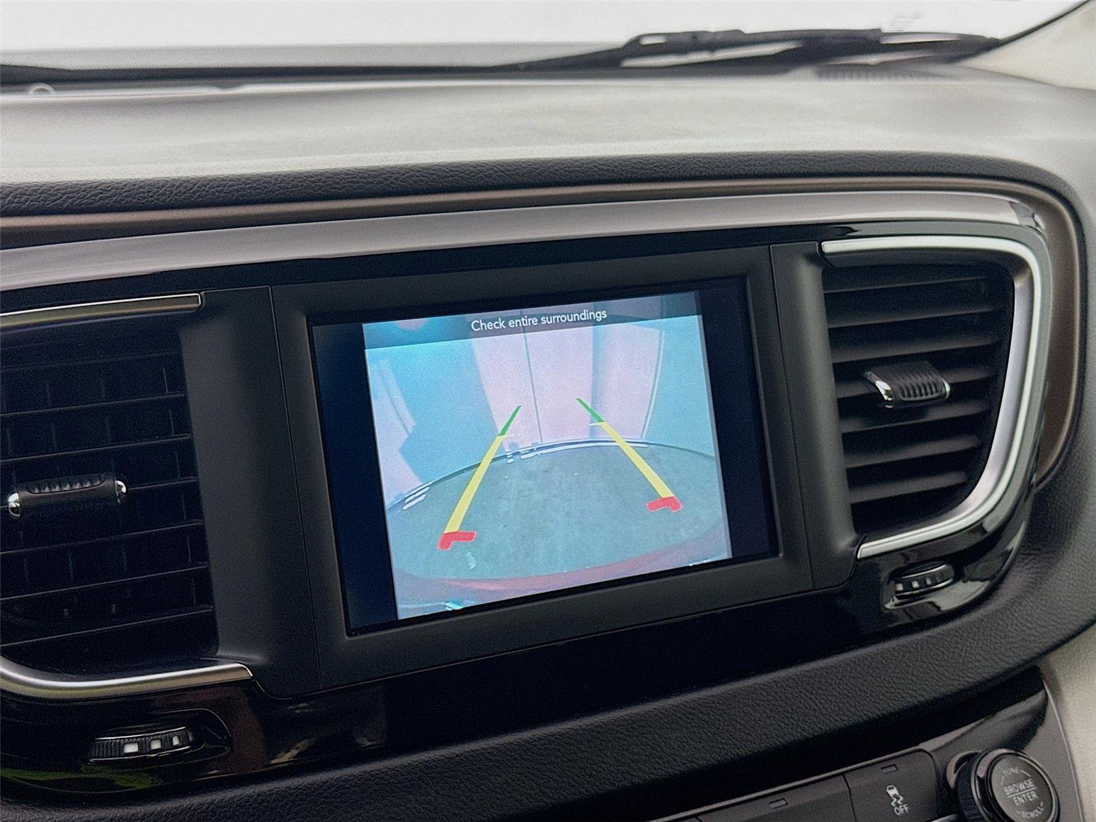 Used 2018 Chrysler Pacifica Touring Plus image 13