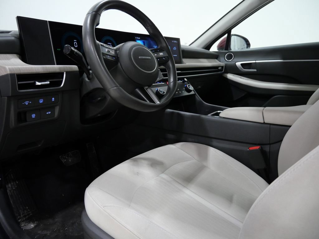 Used 2025 Hyundai Sonata SEL FWD image 11