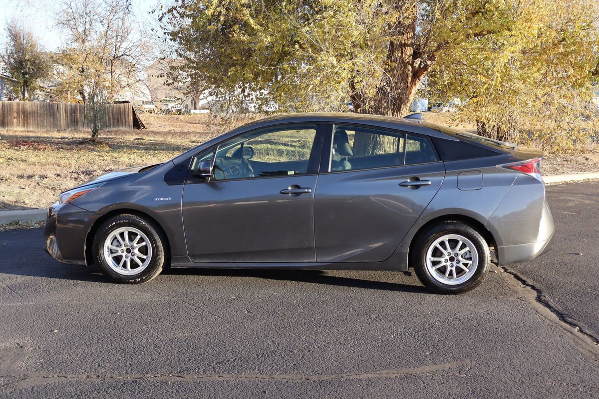 Used 2017 Toyota Prius Two image 9