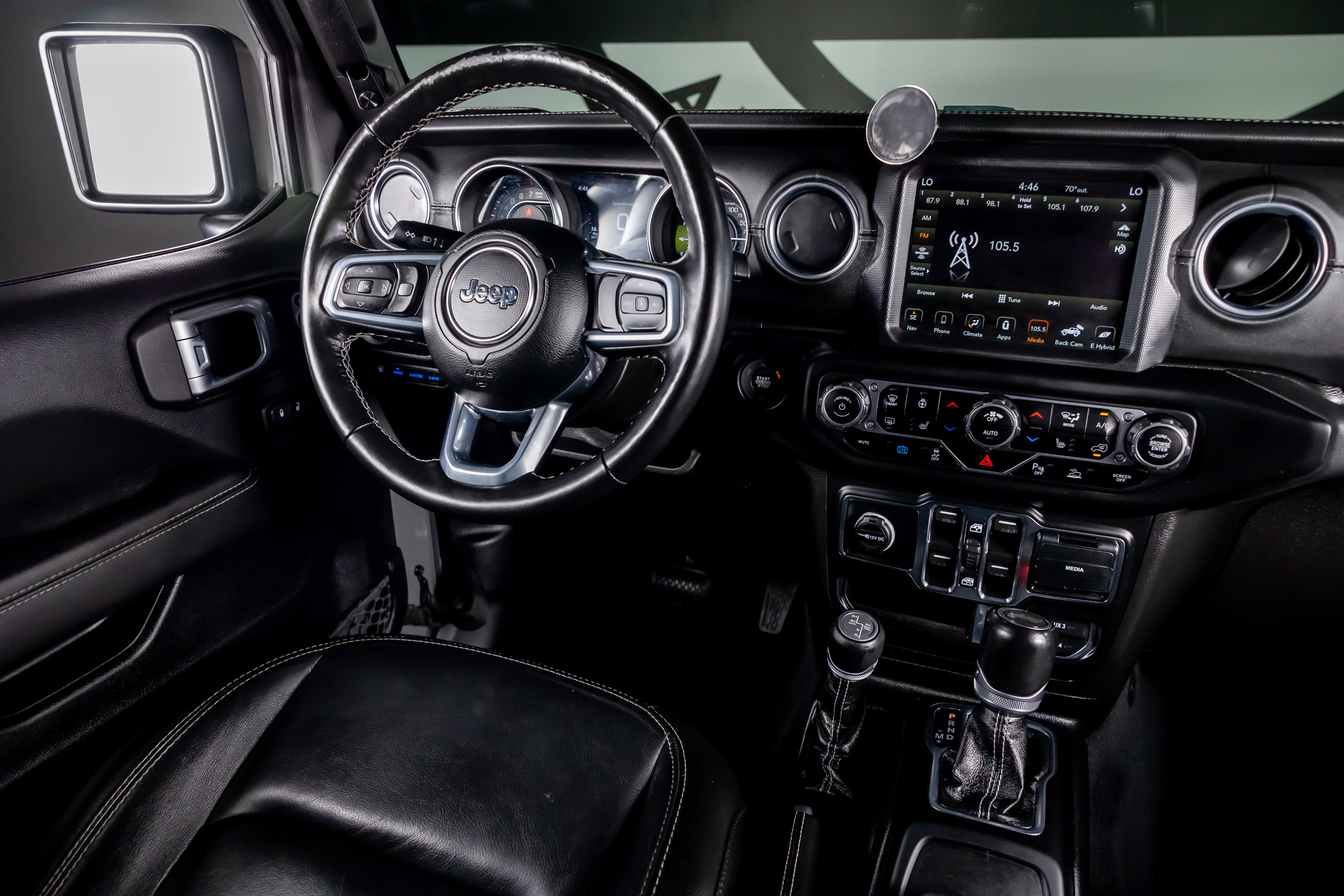 Used 2021 Jeep Wrangler Unlimited Sahara w/ Cold Weather Group AWD/4WD image 6
