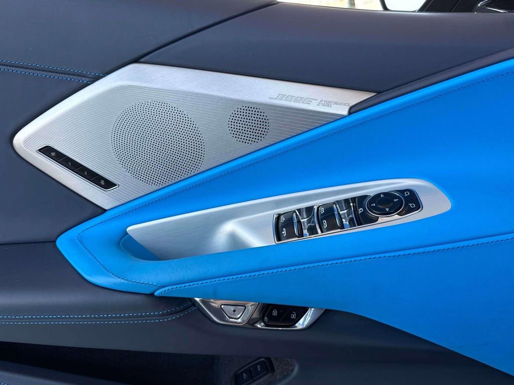 Used 2022 Chevrolet Corvette Stingray Premium Conv w/ Z51 Performance Package RWD image 19