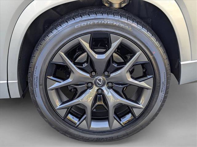 Used 2025 Lexus TX 500h AWD w/ Technology Package image 9