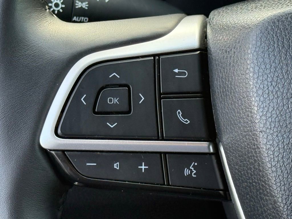 Used 2024 Toyota Grand Highlander XLE image 25