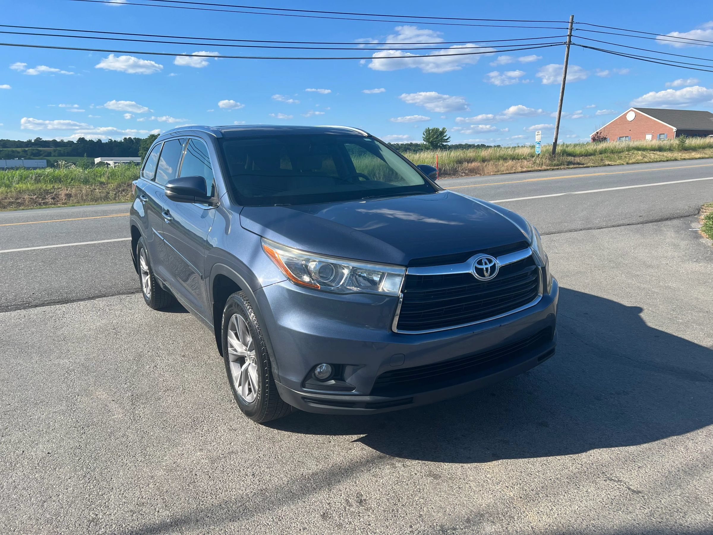 Used 2015 Toyota Highlander XLE AWD/4WD image 4