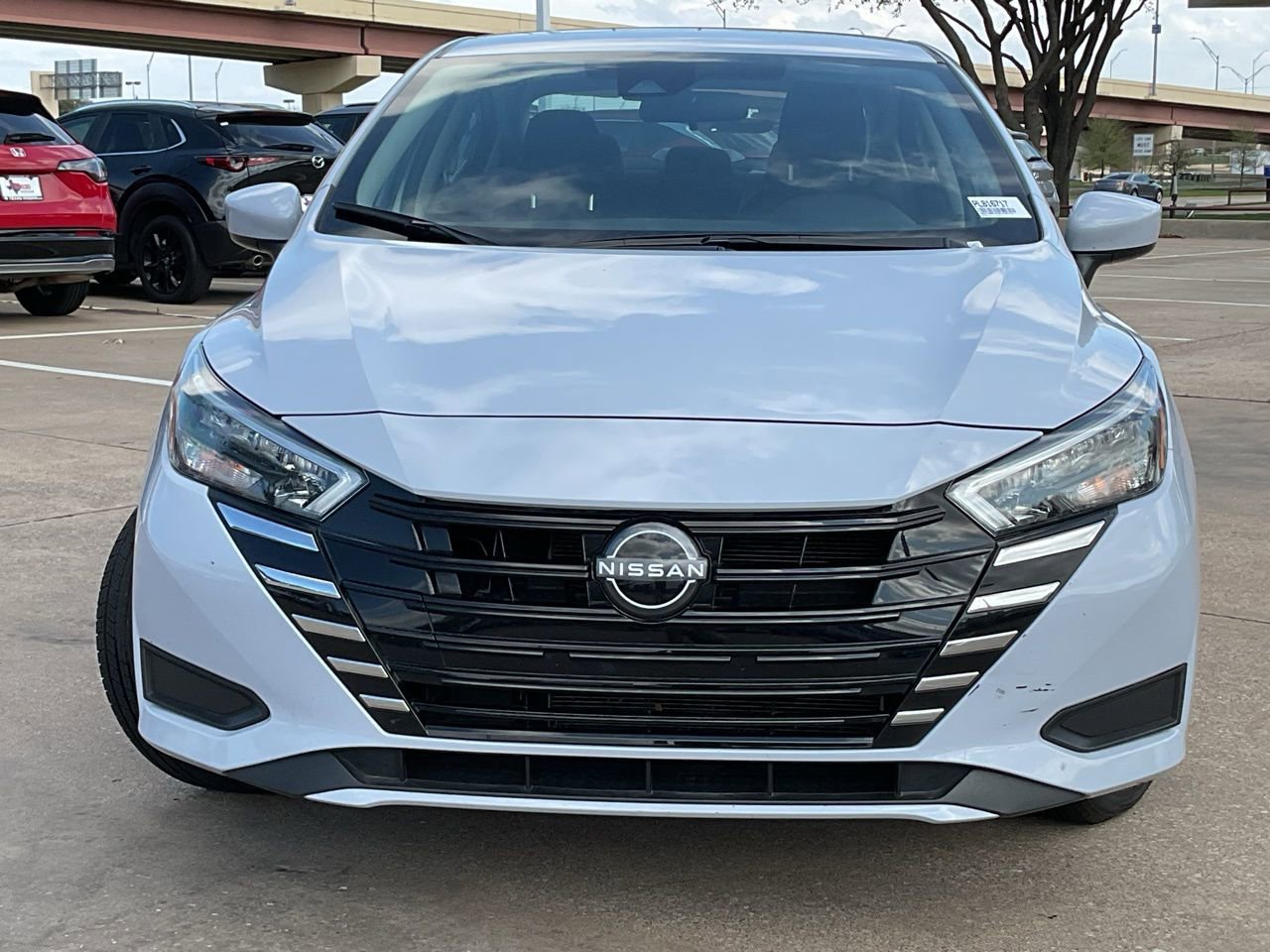 Used 2025 Nissan Versa SV image 3