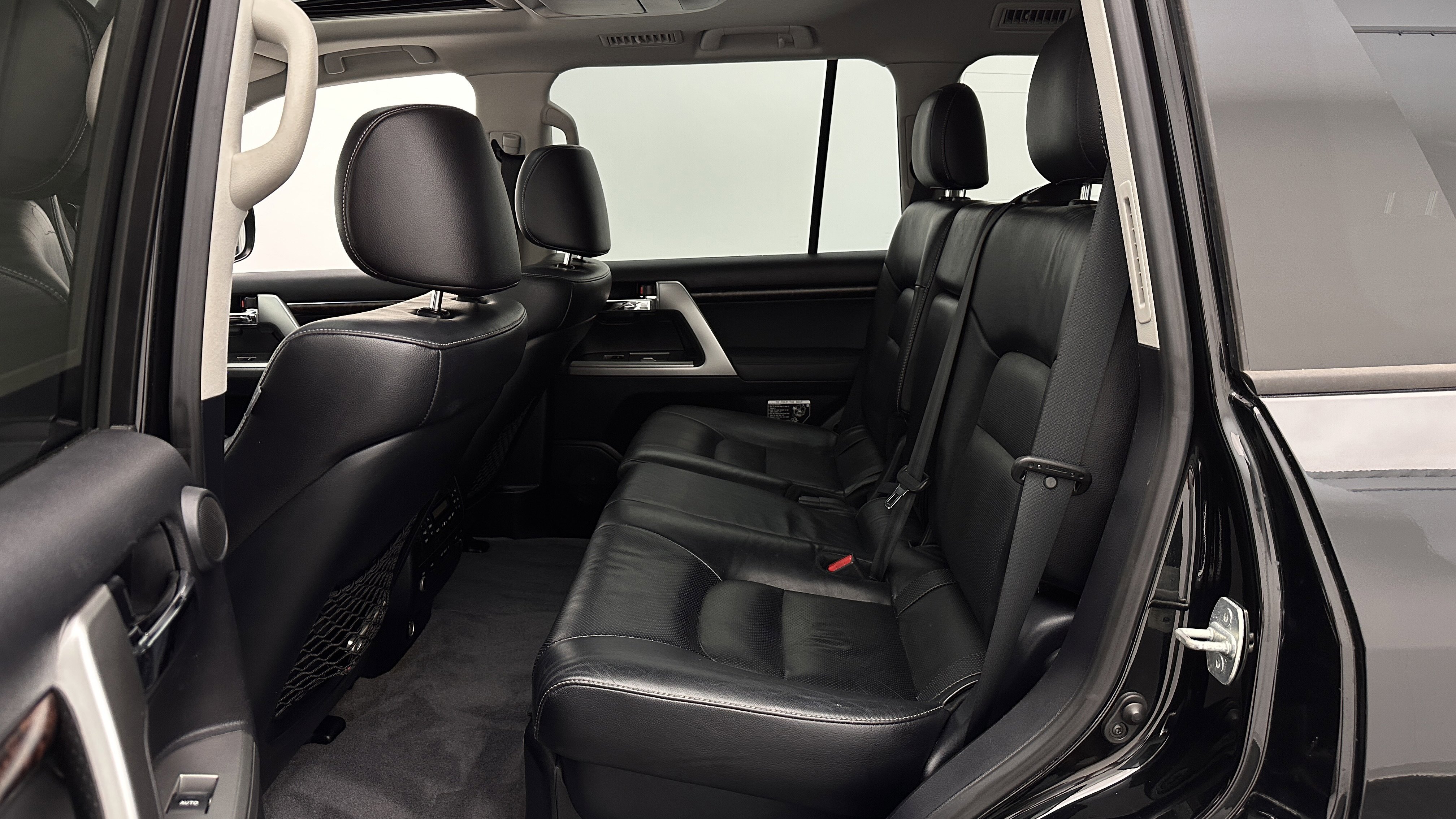 Used 2014 Toyota Land Cruiser AWD/4WD image 27