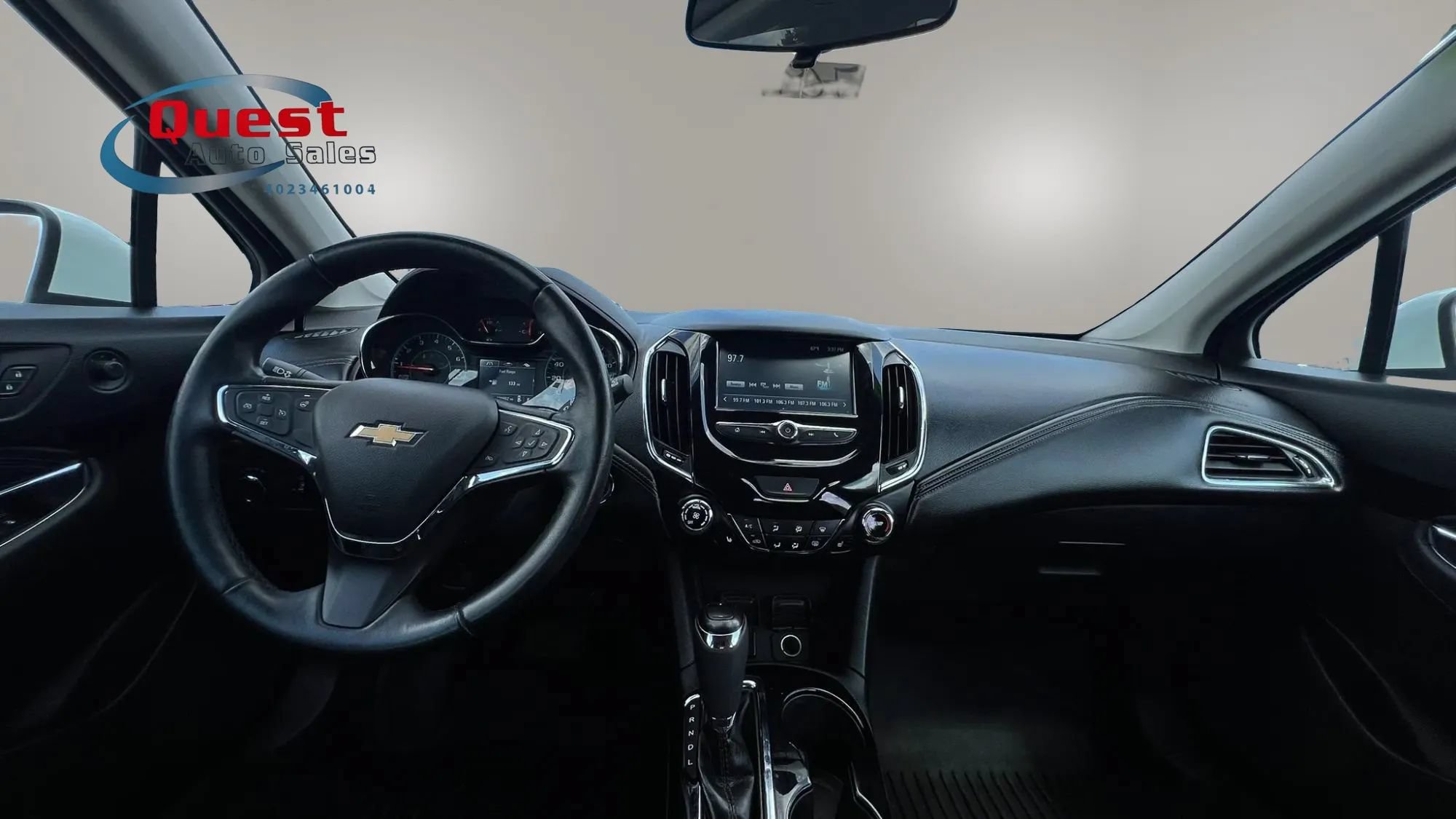 Used 2018 Chevrolet Cruze Premier FWD image 18