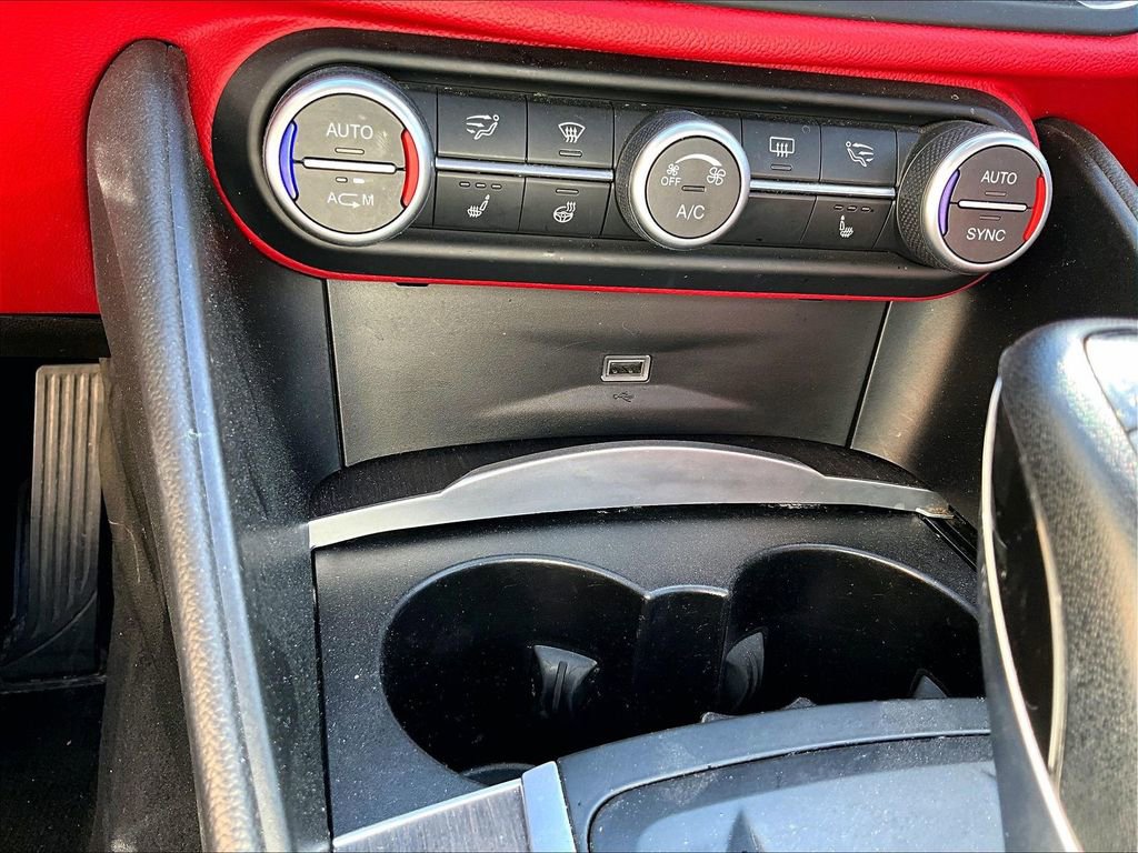 Used 2019 Alfa Romeo Giulia Ti image 29