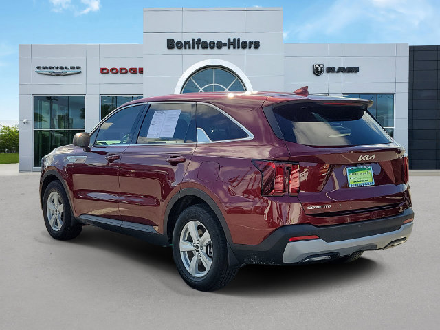 Used 2025 Kia Sorento LX FWD image 4
