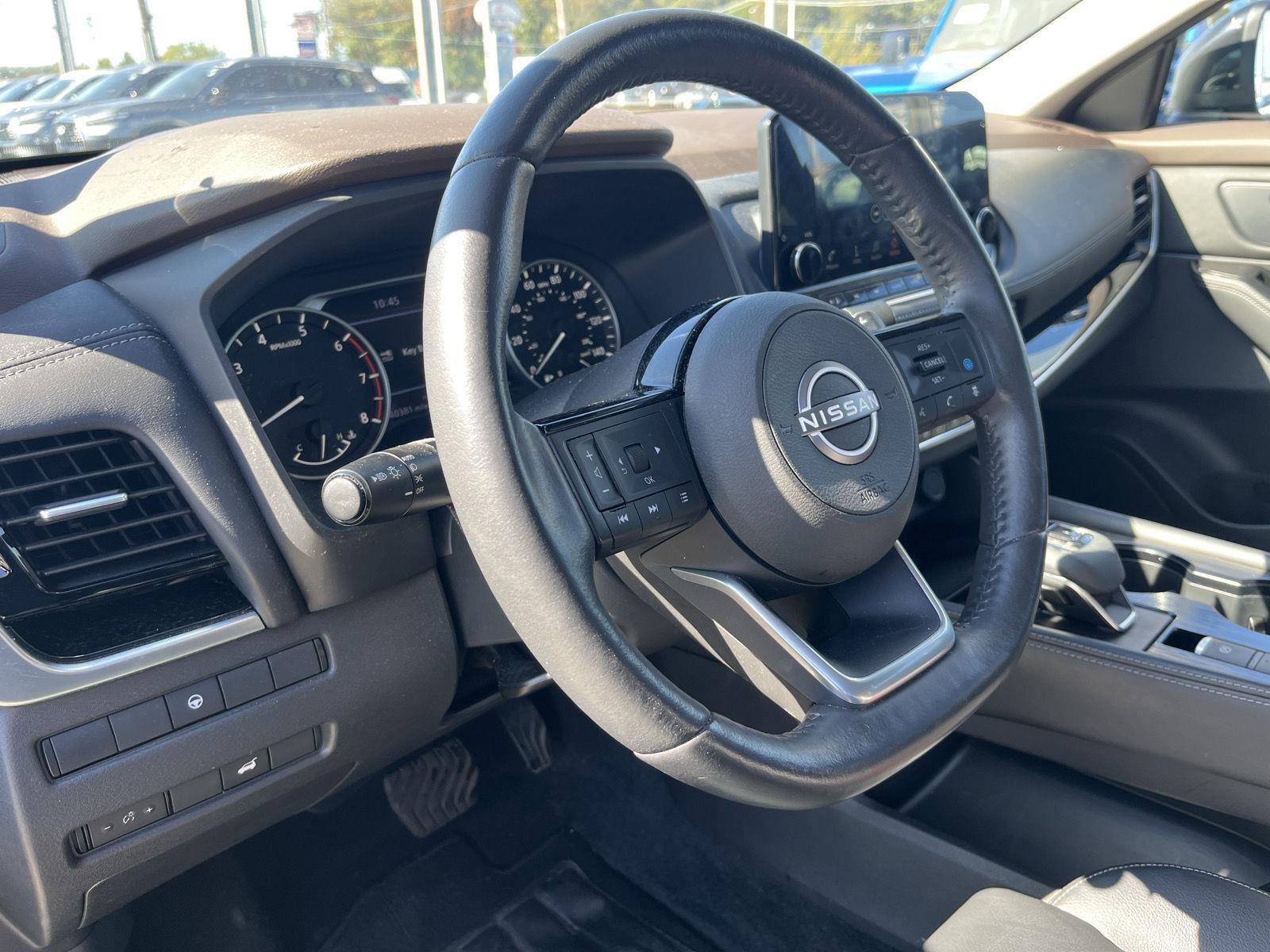 Used 2023 Nissan Rogue SL w/ SL Premium Package image 12