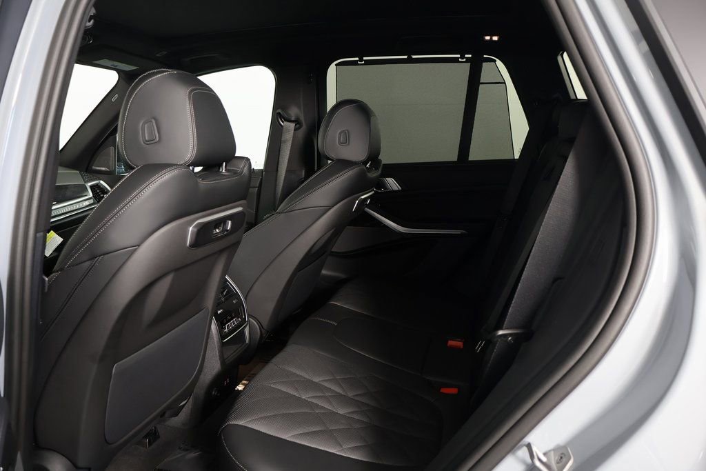 New 2026 BMW X5 xDrive40i w/ M Sport Package image 6