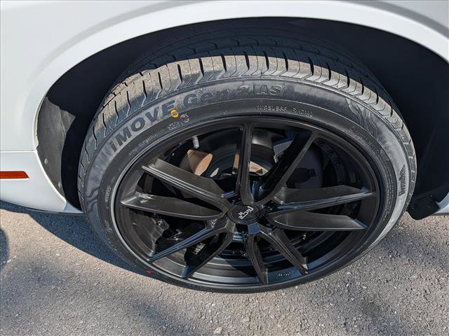 Used 2019 Dodge Challenger SXT RWD image 9