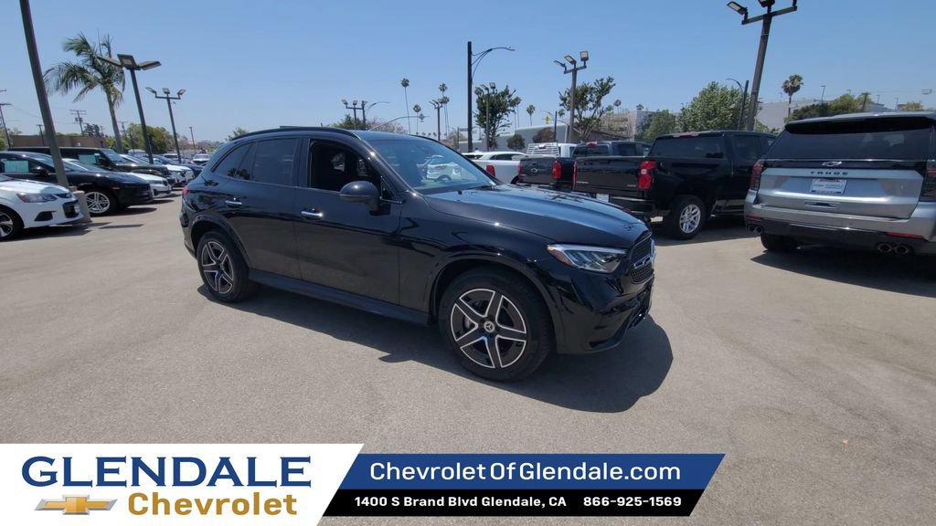 Used 2025 Mercedes-Benz GLC 300 image 2
